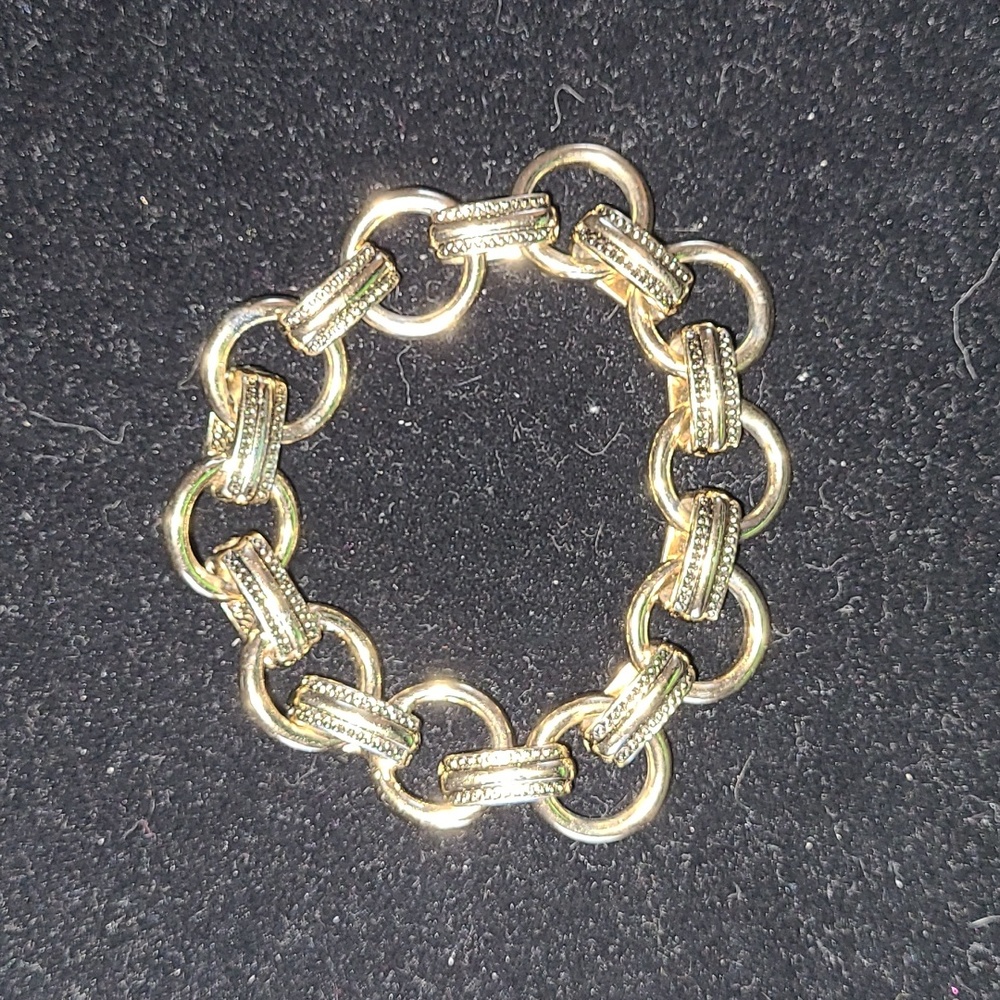 Premier Designs Gold link bracelet
